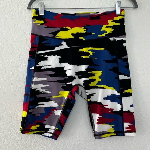 Tomboy‎ X Bright Camo Compression Shorts High Waist 9.5” Inseam - Women's Medium - Picture 1 of 8